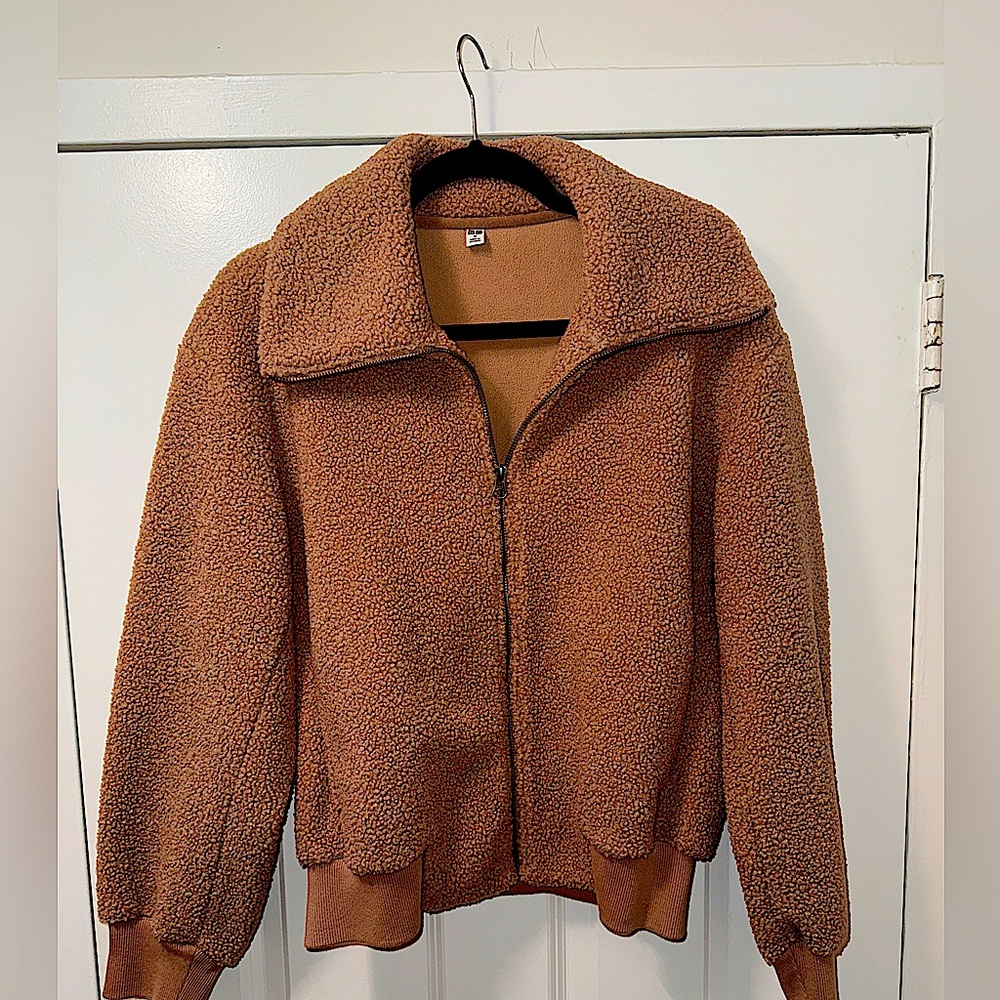 Uniqlo Pile-Lined Fleece Cropped Full-Zip
Long-Sleeve Jacket Women's sz Medium